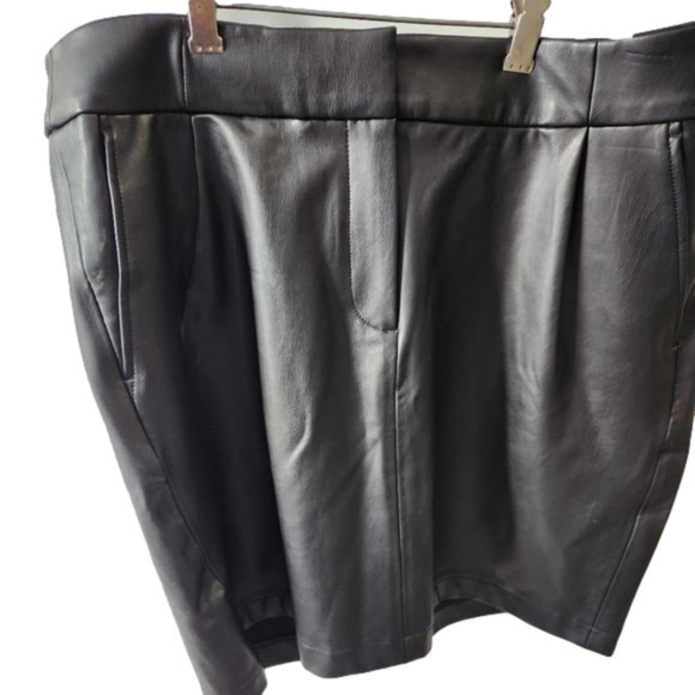 P157. Esprit Black Faux Leather A-Line Skirt |12